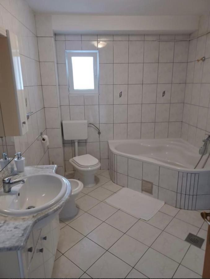 Apartmani Adria Trogir Eksteriør billede