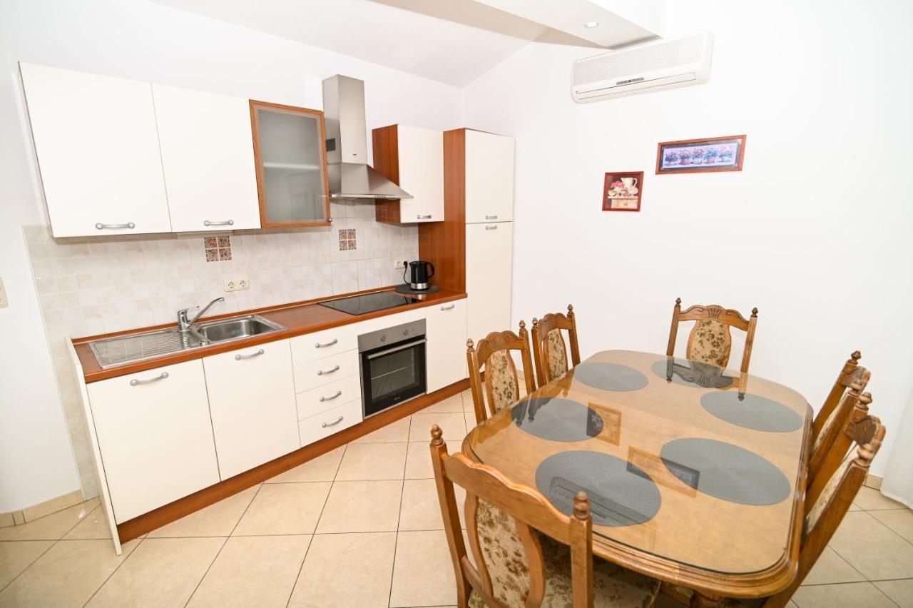 Apartmani Adria Trogir Eksteriør billede
